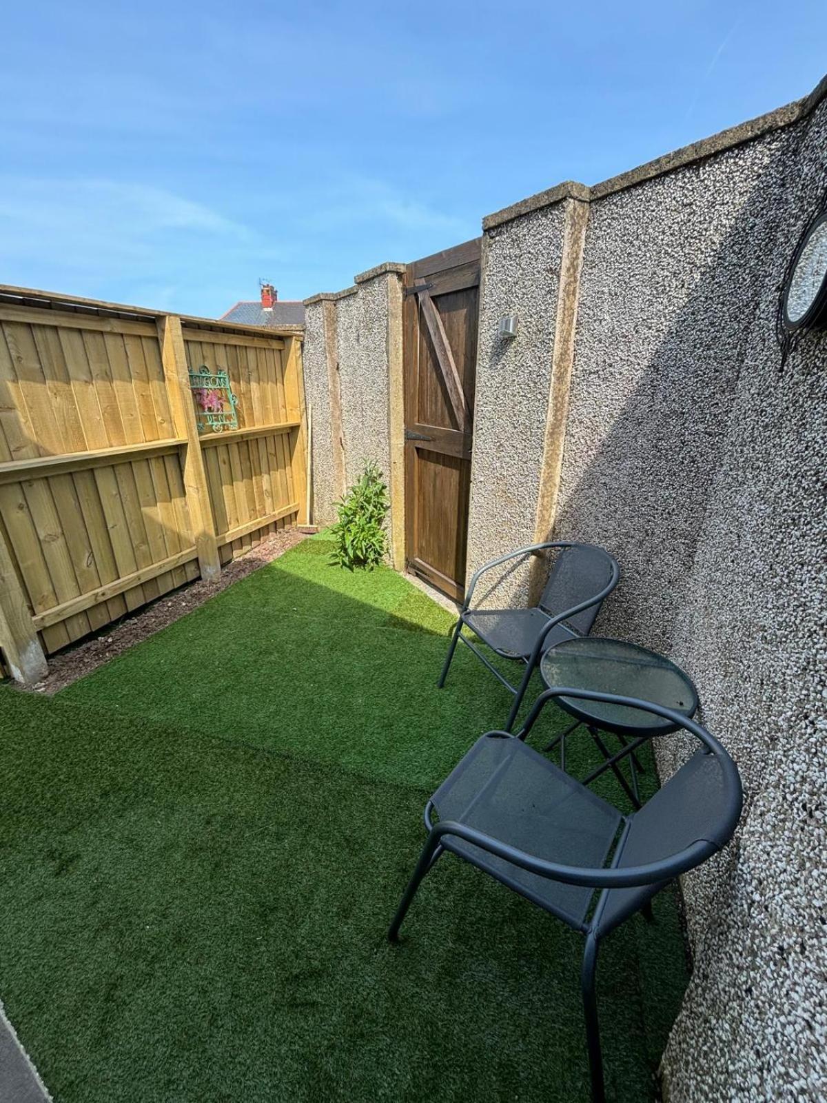 Appartamento 1A Butty Bach Milford Haven Esterno foto
